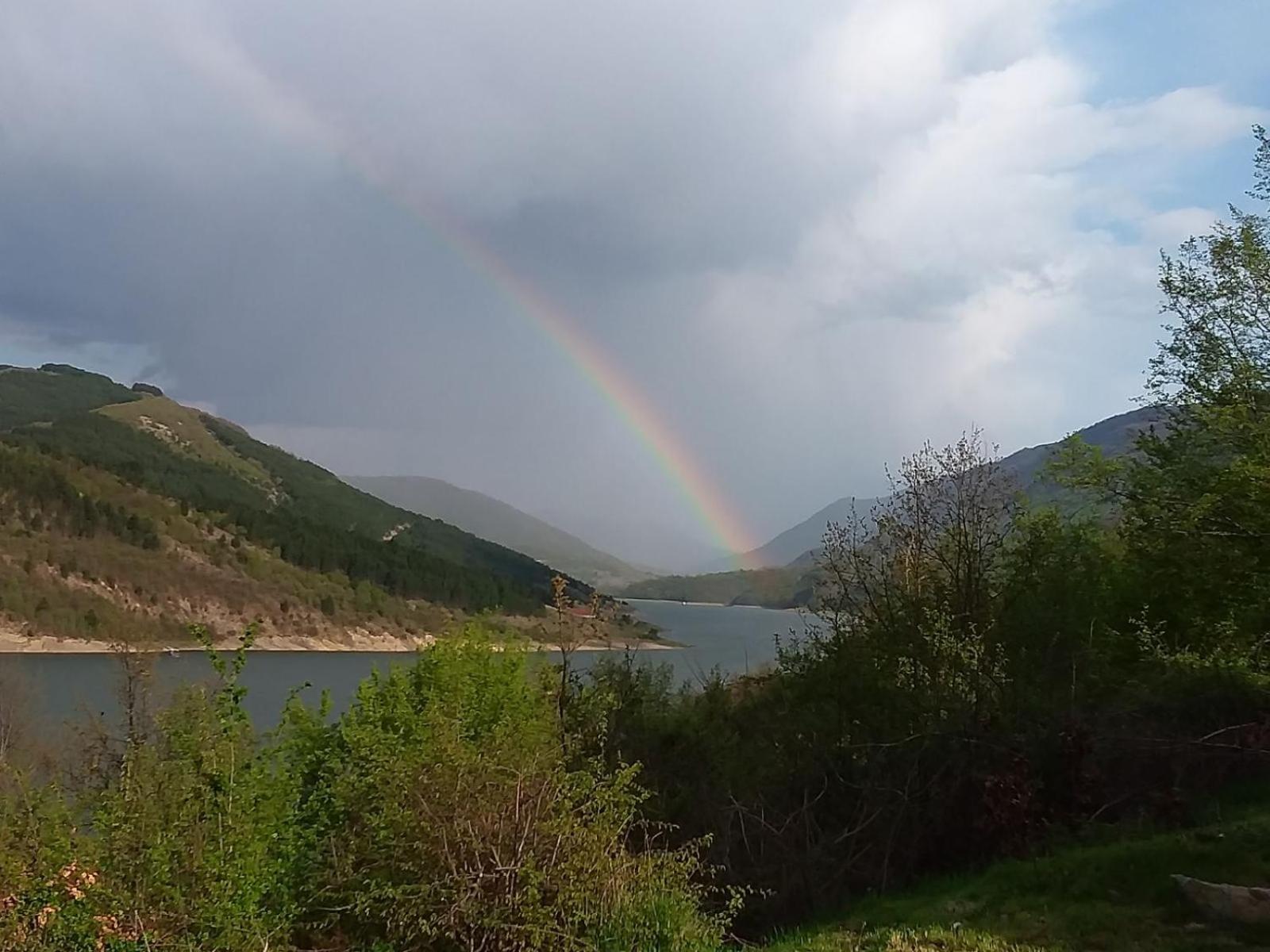 Zavojsko Jezero - Vila Jezero Pirot Esterno foto